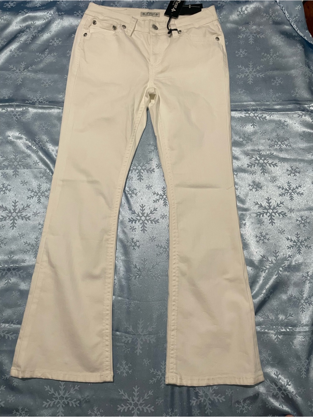 Fleur by Miss Me white Wide Leg Flare Jeans mid rise 30/10 cotton blend.